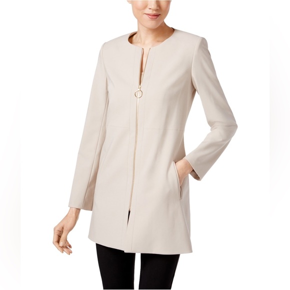Calvin Klein Jackets & Blazers - Calvin Klein Women’s Topper Jacket size 6 with padded shoulders